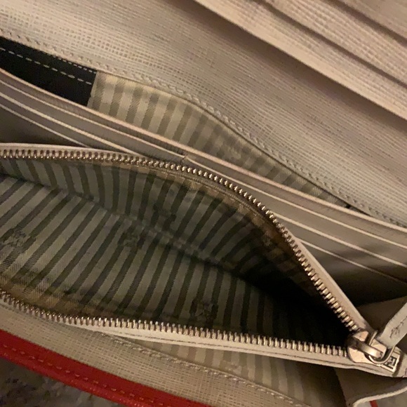 FENDI Wallet - Picture 10 of 16